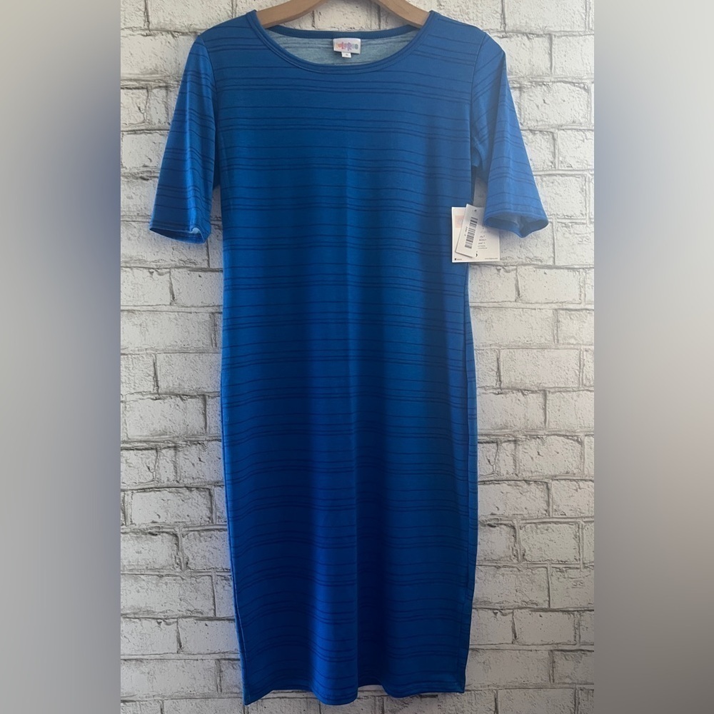 NEW!! Short Sleeve T-Shirt Julia Dress size small Made in the USA LuLaRoe